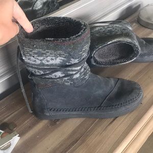 TOMS Gray Suede Jacquard Nepal Boots
